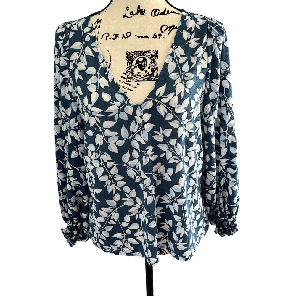 Banana Republic V-Neck Blouse Blue & White Leaves Semi Sheer 3/4 Sleeves EUC